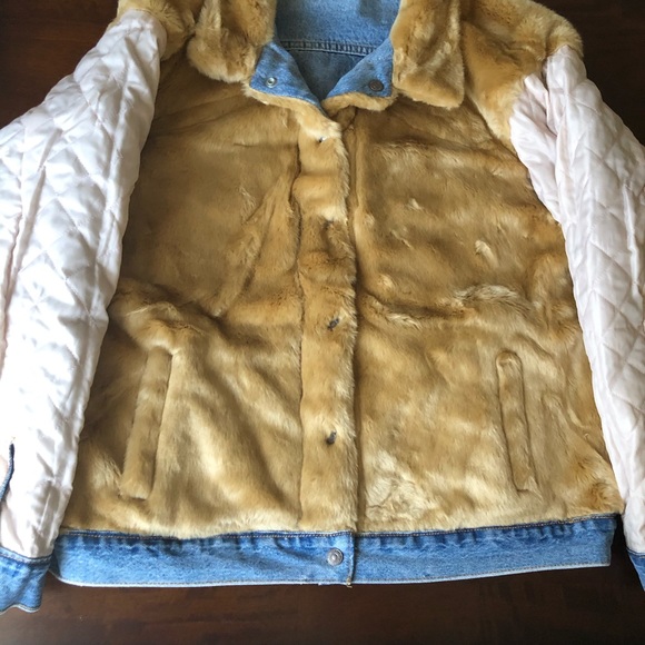 Levis Reversible Faux Fur Denim Dad Trucker Jacket - Picture 7 of 10